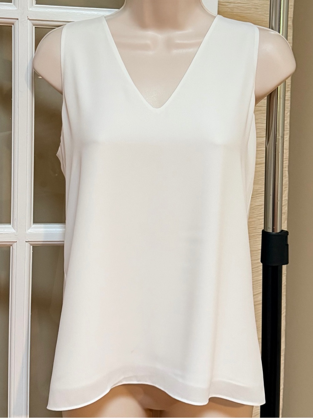 Aritzia Babaton V-Neck Sleeveless Shell Top with Semi-Open Back - Ivory